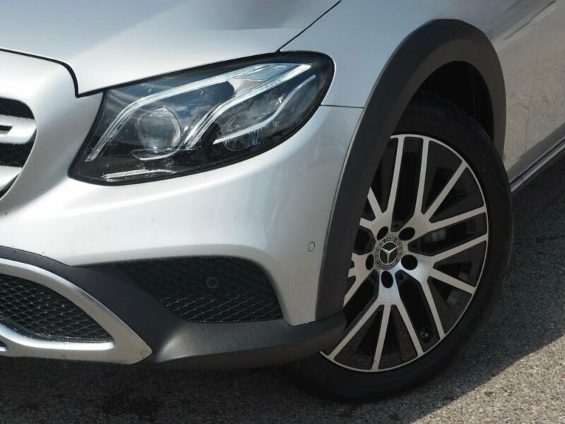 Image of Mercedes-Benz E 400
