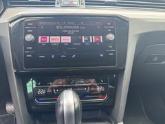 VW Passat Variant 1.5 TSI Business DSG LED Navi Ahk VW Passat Variant 1.5 TSI Business DSG LED Navi Ahk