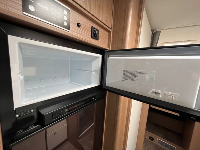 Carado T447 Automatik,Einzelbett,Hubbett,Navi,Markise