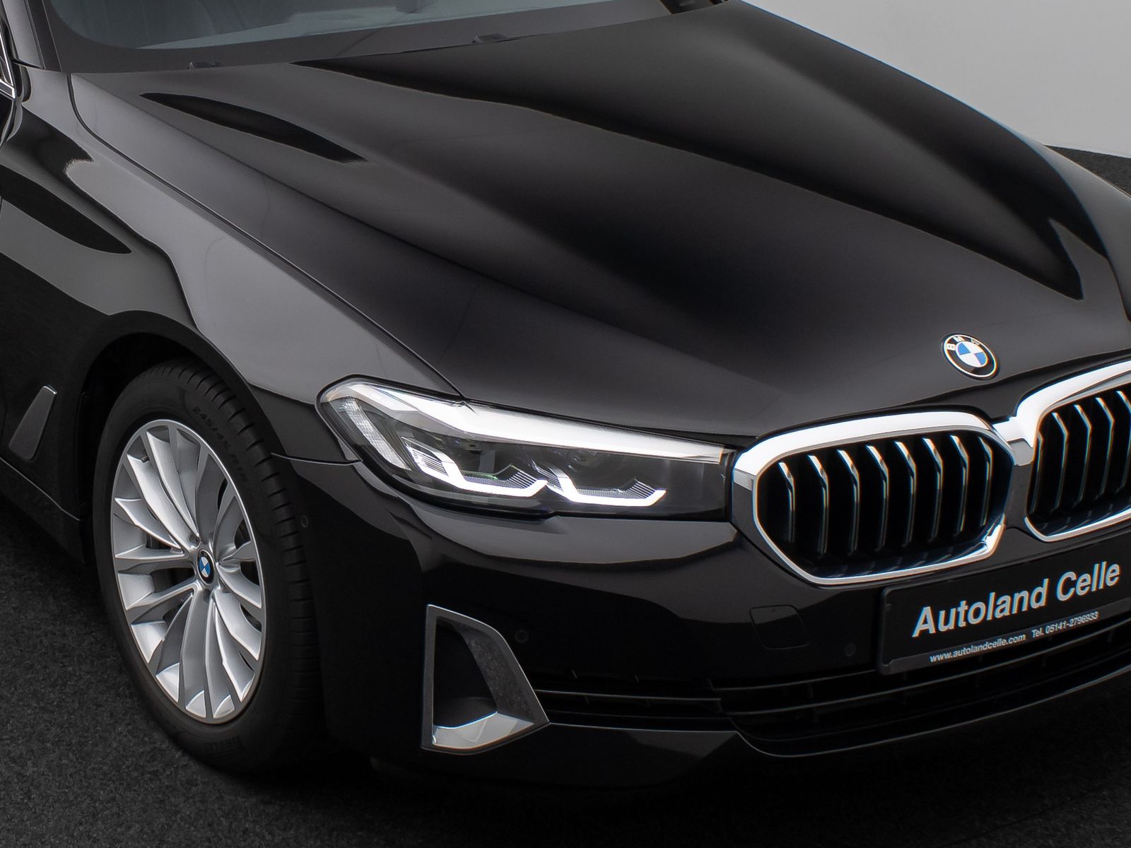 Fahrzeugabbildung BMW 520d Luxury Line Kamera DAB 4xKlima AHK Sport