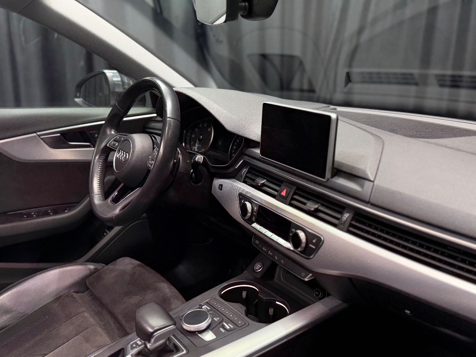 Fahrzeugabbildung Audi A4 Avant g-tron sport|S-LINE|S-TRONIC|HEAD-UP|