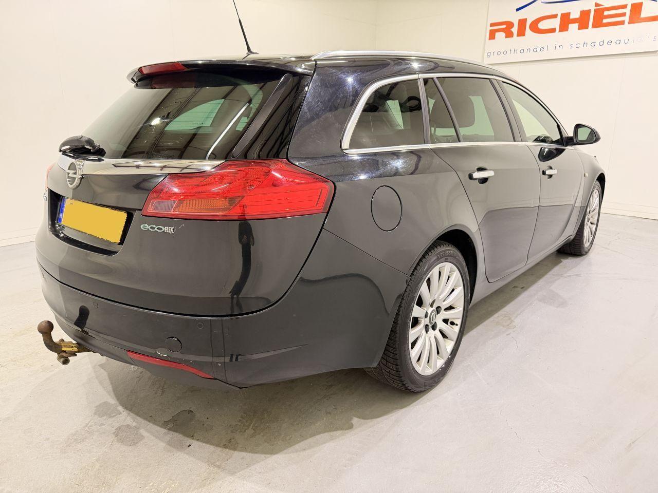 Opel Insignia 2010 — photo 21