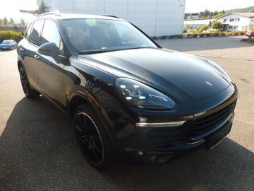 Porsche Cayenne - 1