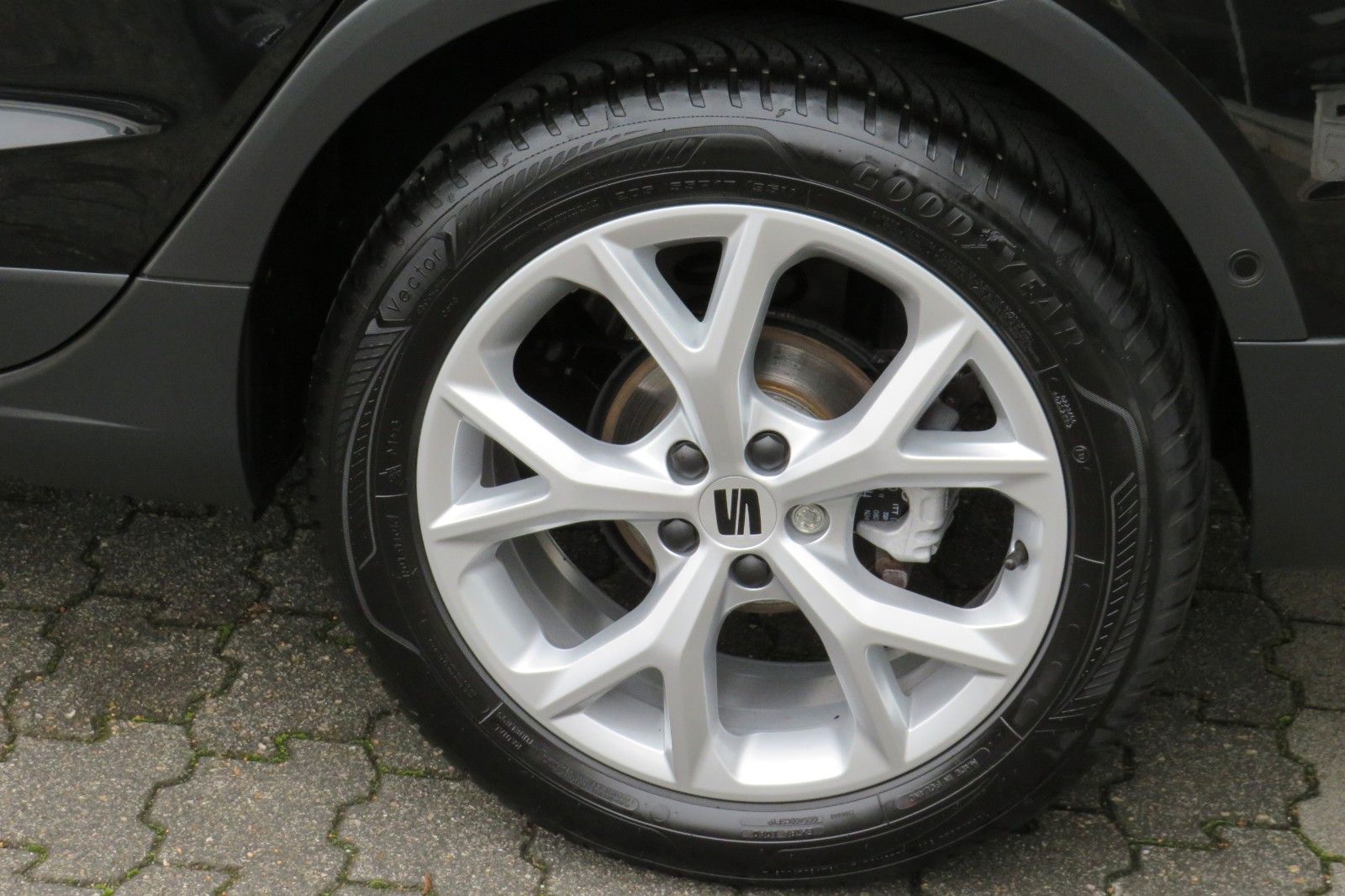 Fahrzeugabbildung SEAT Arona FR DSG NAVI SITZH. KAMERA ACC ASSISTENT-PA