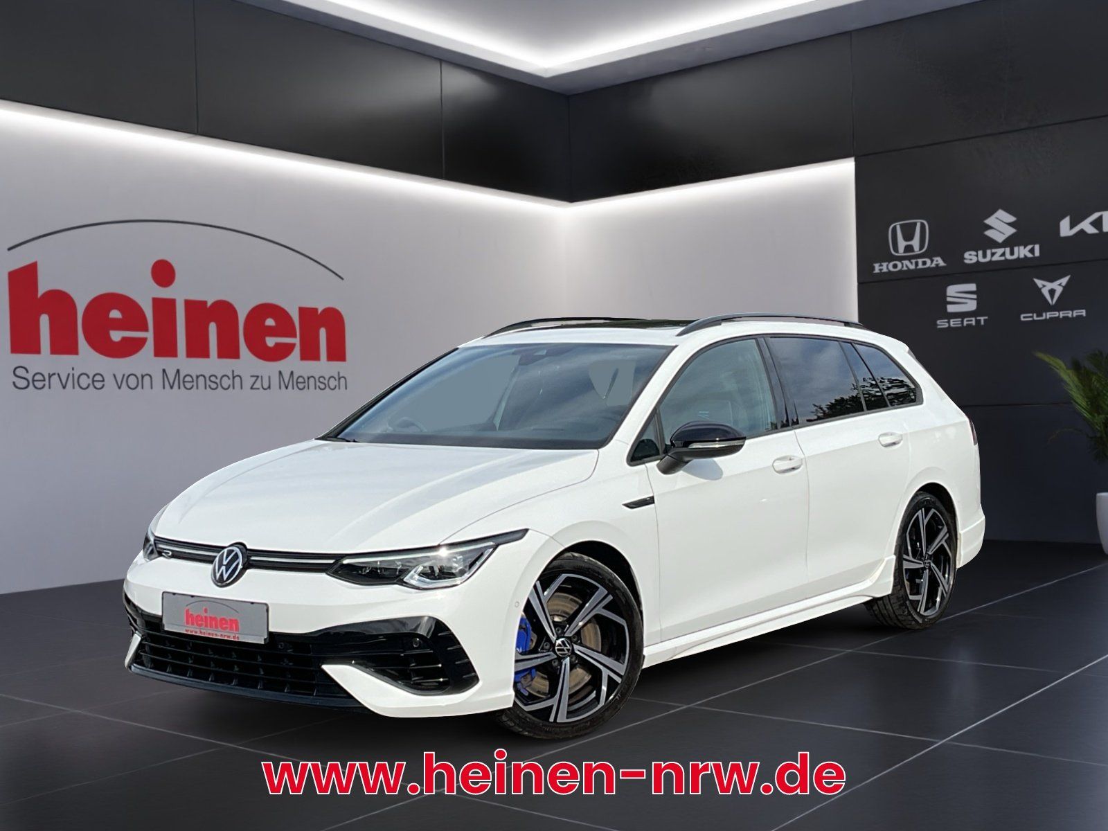 Volkswagen Golf VIII Variant R 2.0 TSI 4Motion LED PANO HUD foto 1
