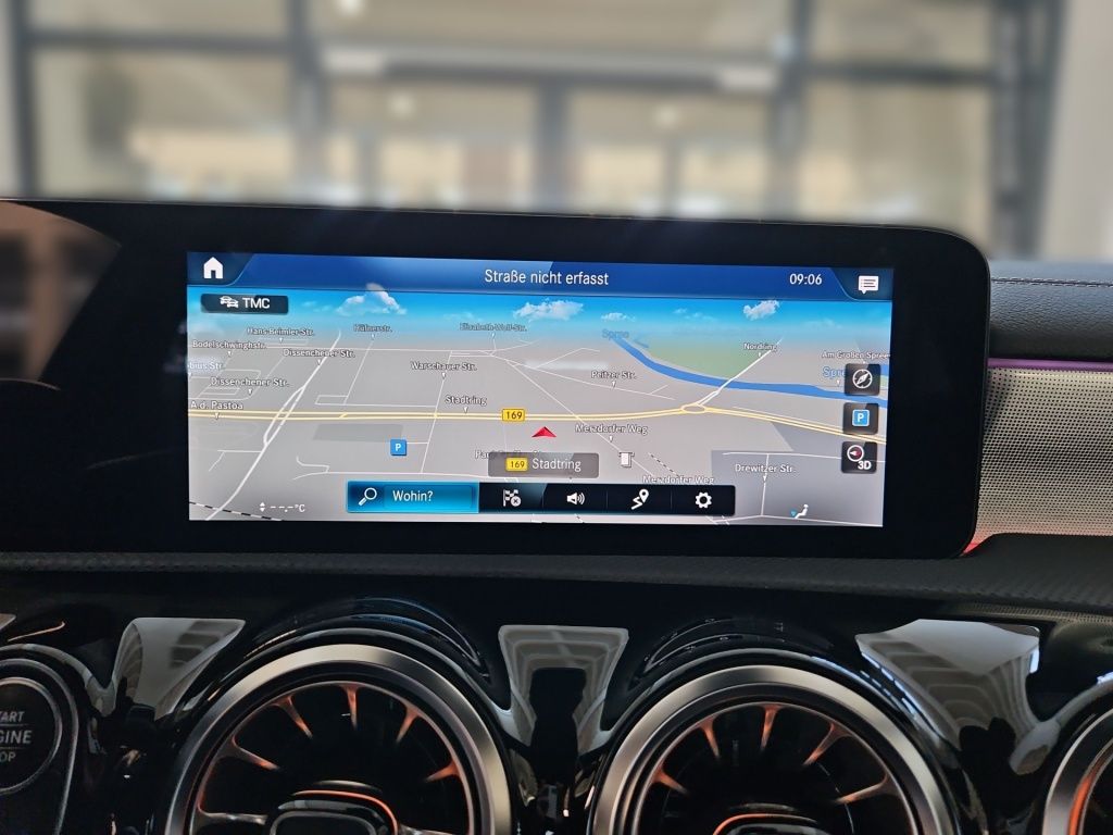 Fahrzeugabbildung Mercedes-Benz A 250 e AMG Night Navi HUD LED Sound SHZ Ambie.