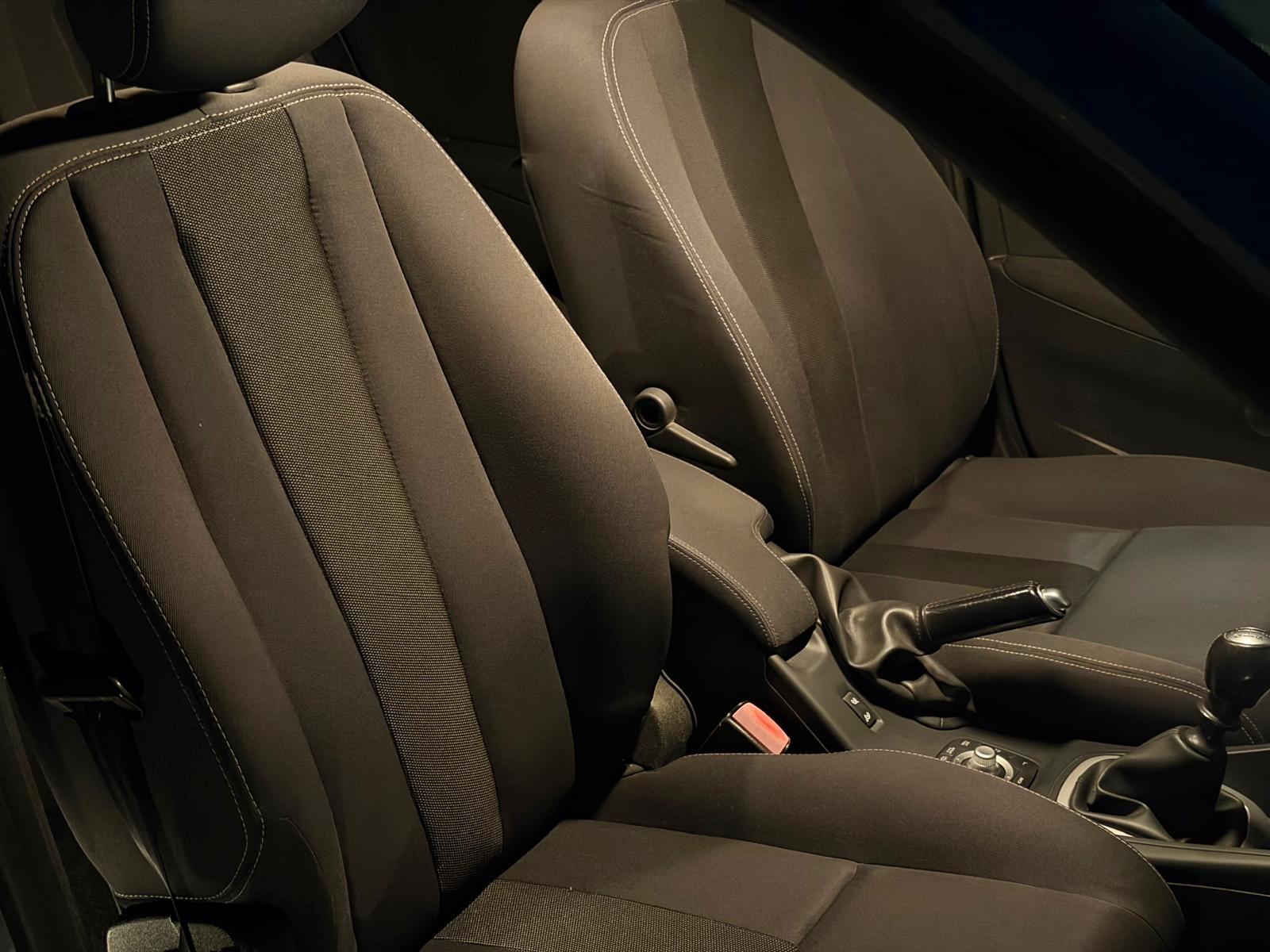 Renault Megane 2011 — photo 33