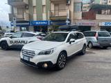Subaru OUTBACK 2.0d Lineartronic Unlimited - weiße Subaru Outback