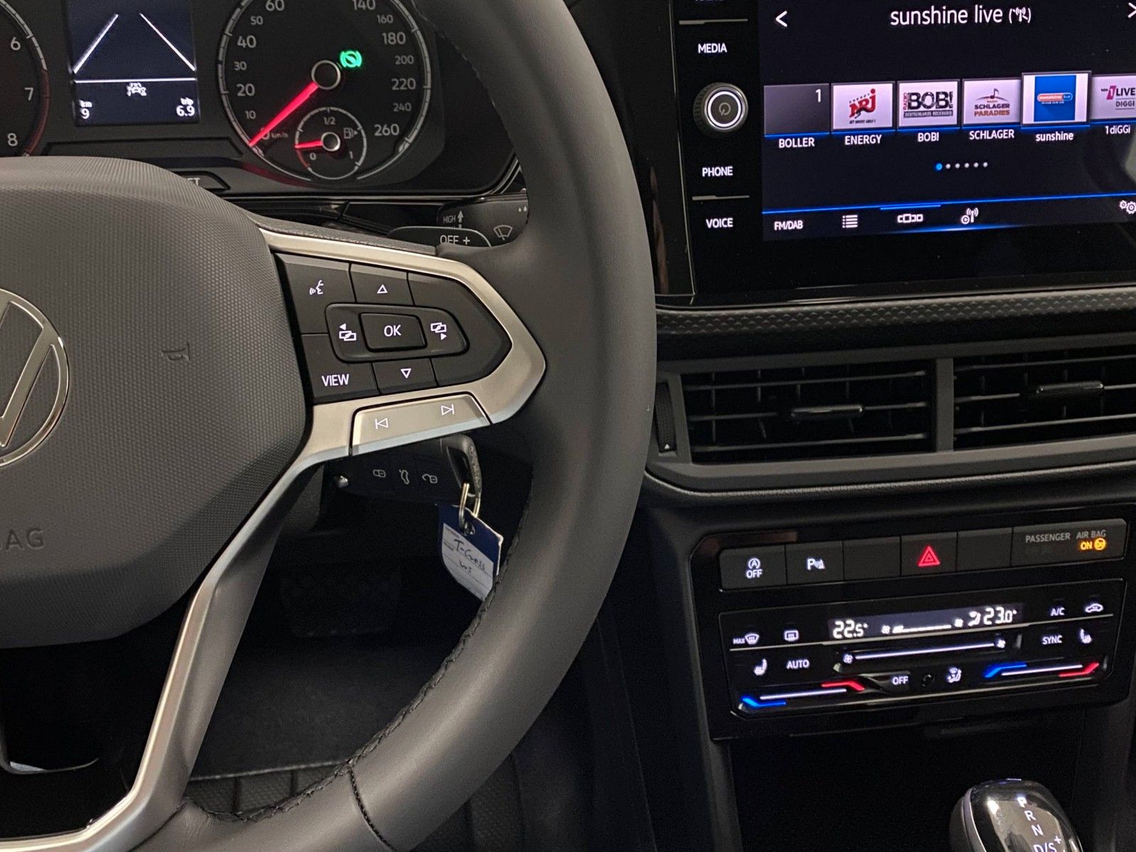 Fahrzeugabbildung Volkswagen T-Cross 1.5 TSI DSG Life+150 PS+PDC+App+LED+ALU+