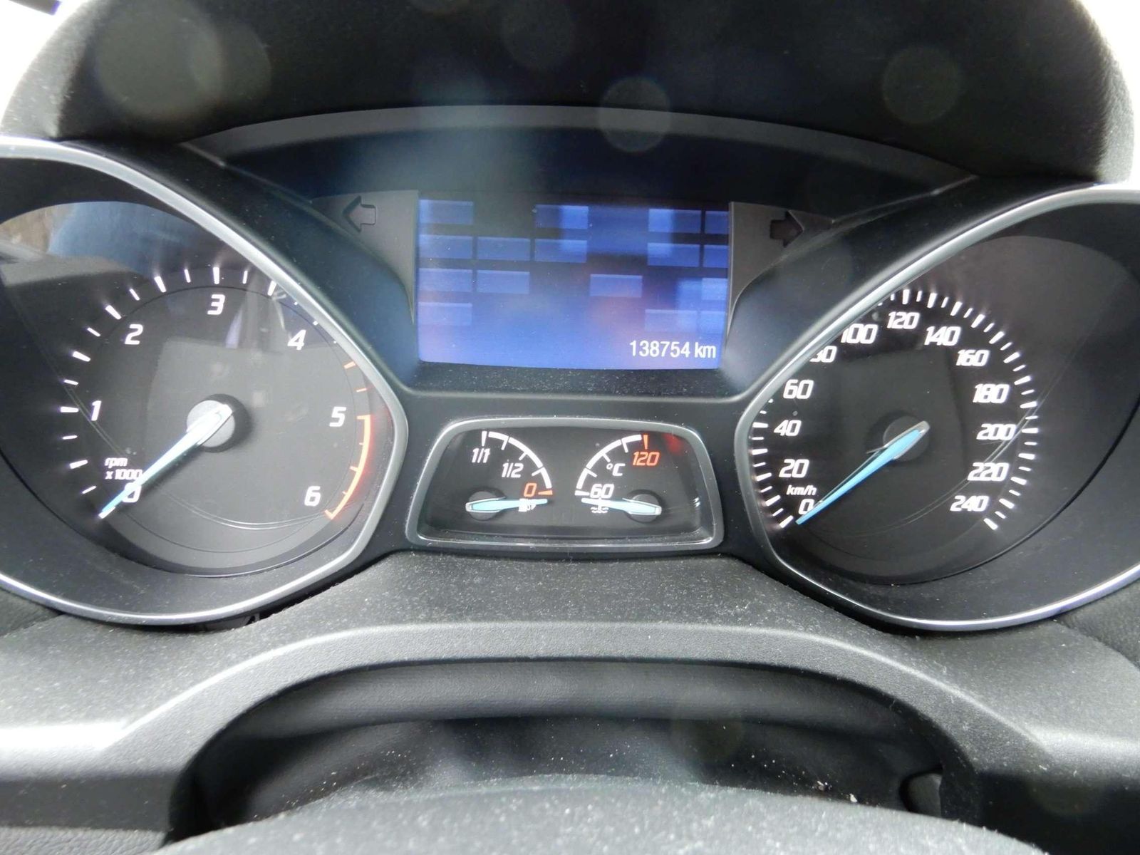 Fahrzeugabbildung Ford Kuga 2.0 Diesel 4x4 Individual Navi Sitzhzg Tele