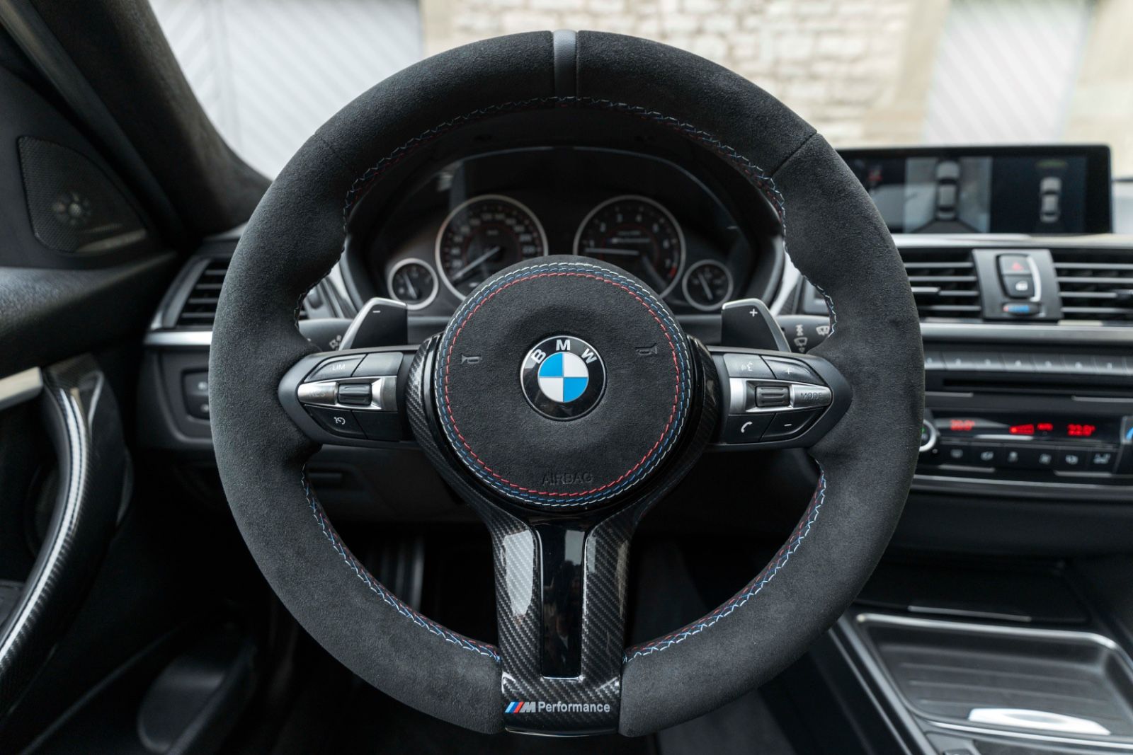 Fahrzeugabbildung BMW 335I M-Performace H&K KAM NAV ALC CARBON M