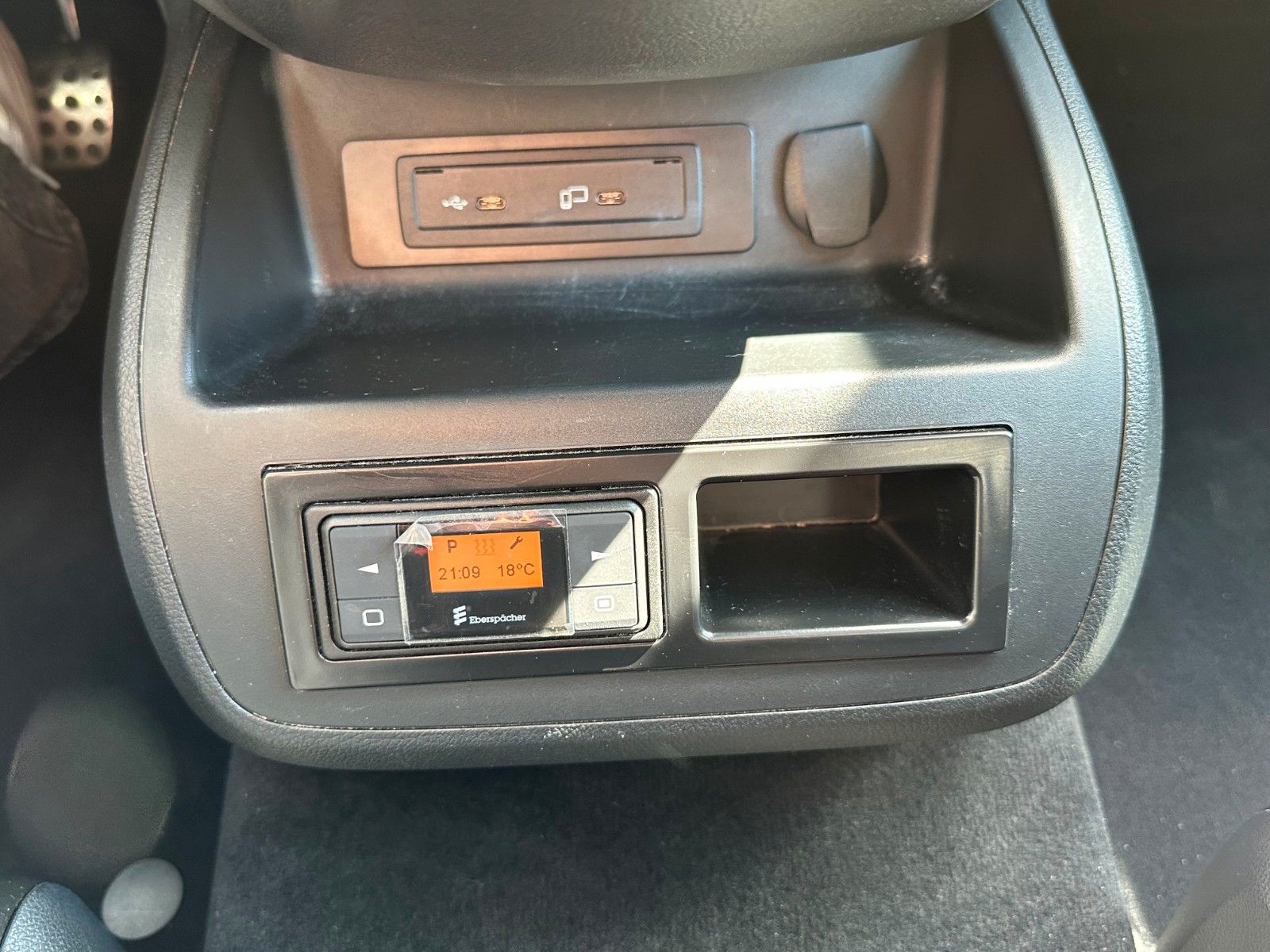 Fahrzeugabbildung Mercedes-Benz V 250 EDITION 4MATIC Kompakt Liege-Paket AHK2,5t