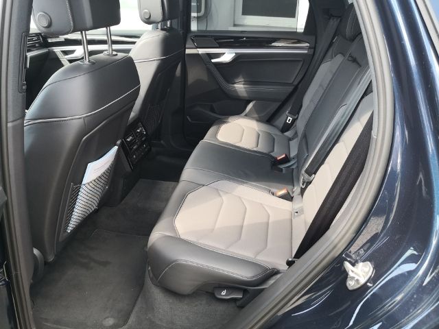 Fahrzeugabbildung Volkswagen Touareg 3.0 V6 TDI 4MOTION Aut. R-Line AHK HUD N