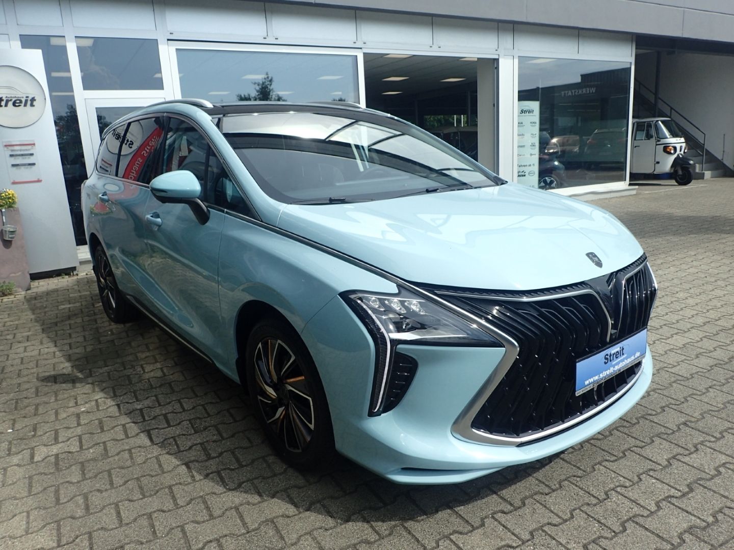 Fahrzeugabbildung DFSK Forthing 4 U Tour Noble 1,5T 7Sitzer Shz Pano LE