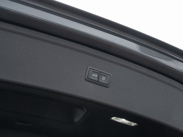 Q5 50 TFSI e quattro AHK+LED+NAVI+RFK