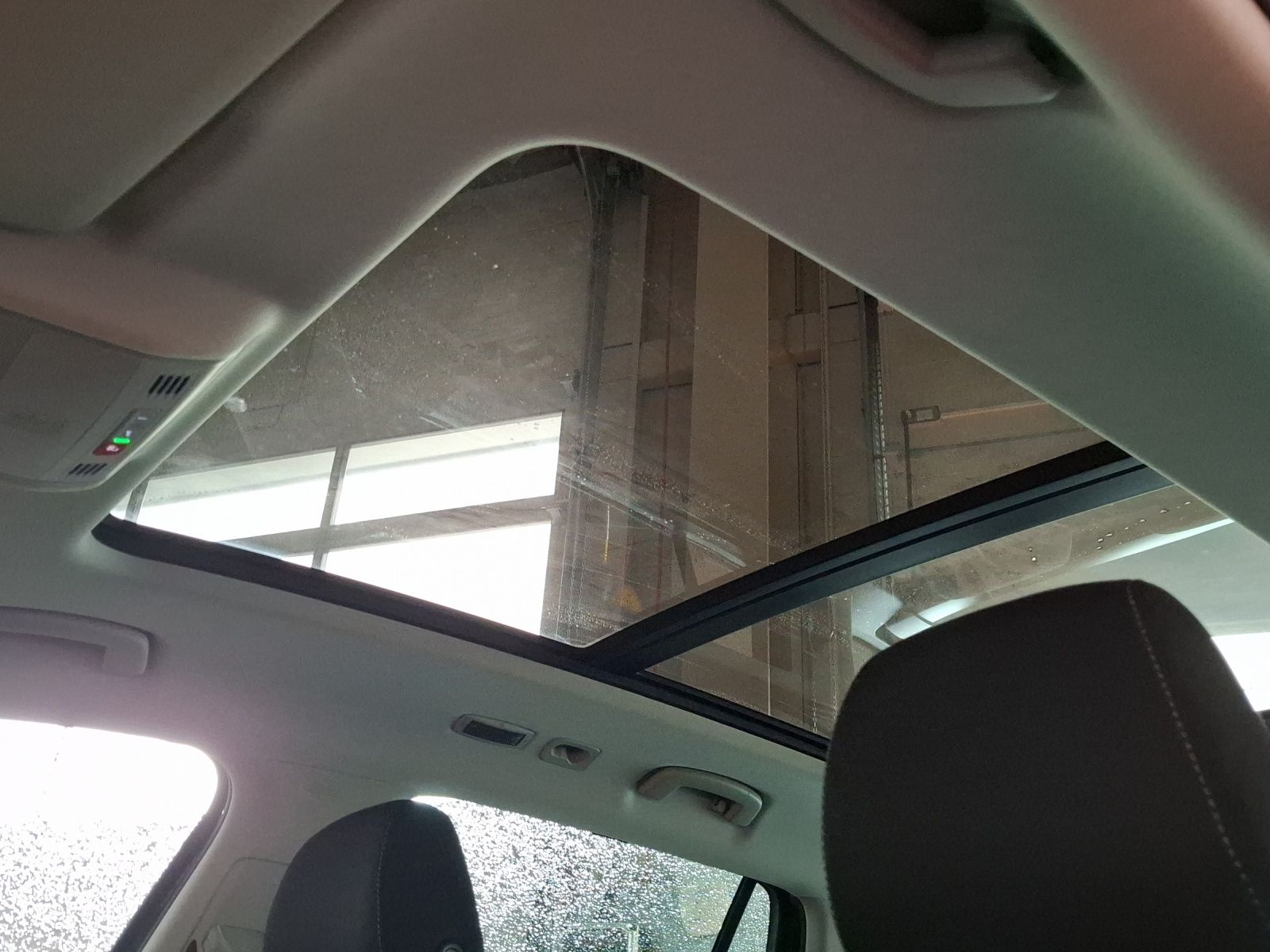 Fahrzeugabbildung SKODA Kodiaq TSI Tour DSG 4x4 Standhzg. Matrix AHK Nav
