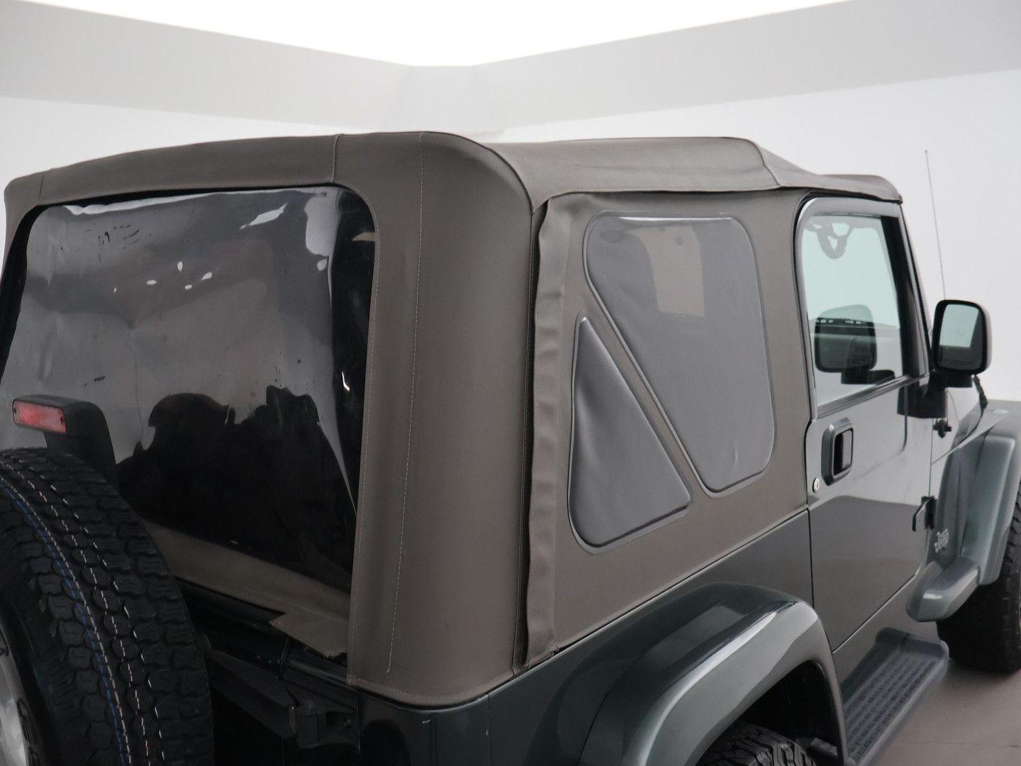 Jeep Wrangler Sahara 4.0i | 177 ch | BVM | Capote souple | Attelage | Pneus BFGoodrich All-Terrain | Bluetooth/DAB