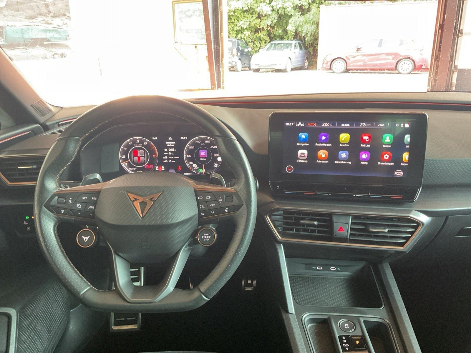 Cupra Leon Sportstourer 2.0 TSI 4Drive VZ LED + LM 19