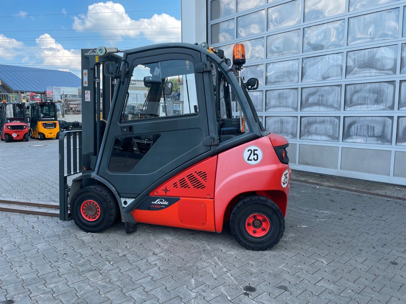 Fahrzeugabbildung Linde H20D-02/600 / Triplex 4,6m / 1.332h / Diesel