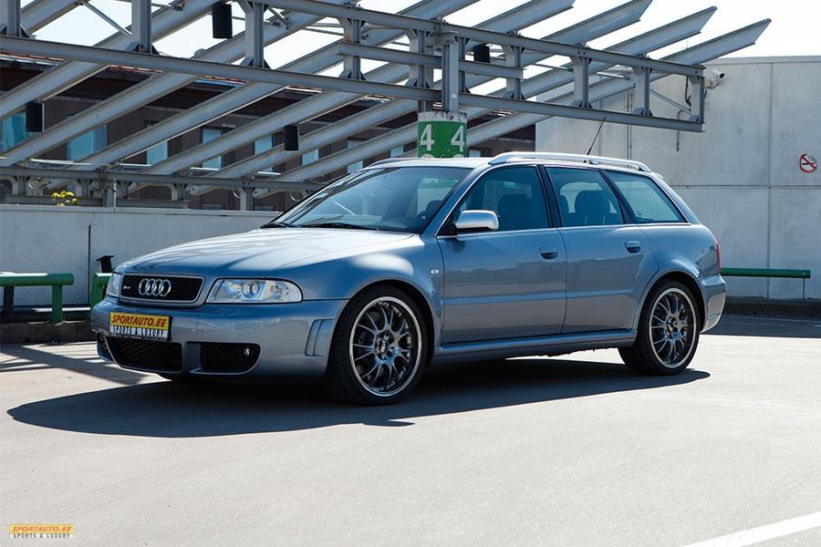 Audi RS4 2.7 quattro Bose, TV