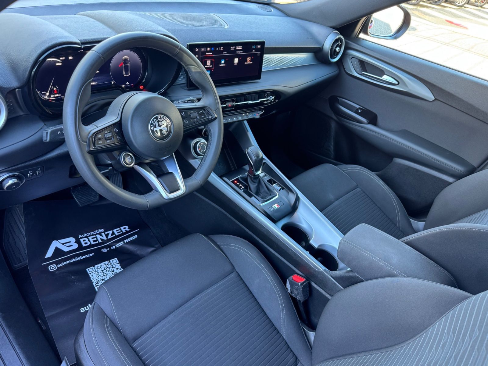 Fahrzeugabbildung Alfa Romeo Tonale Super/LED/CarPlay/PDC/Tempomat/KlimaAuto/