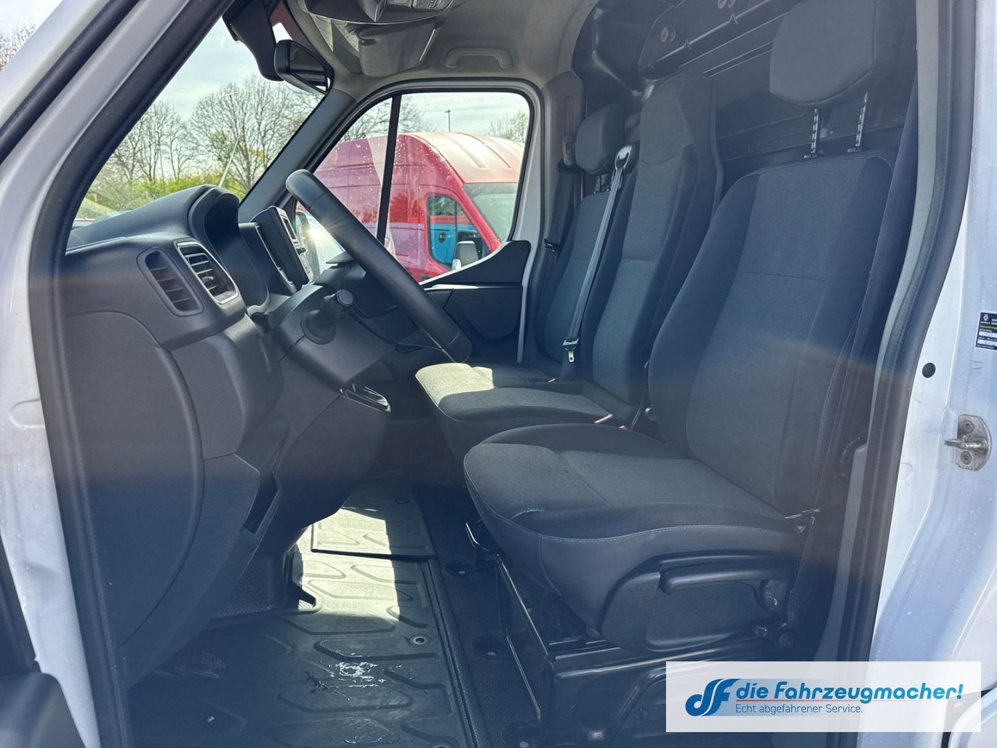 Fahrzeugabbildung Renault Master III Kasten L2H2 HKa 3,5t Totwinkelassiste