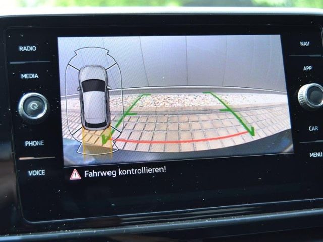 T-Roc 1.5 TSI DSG R-Line AHK/LED-PLUS/NAVI+VZE/B