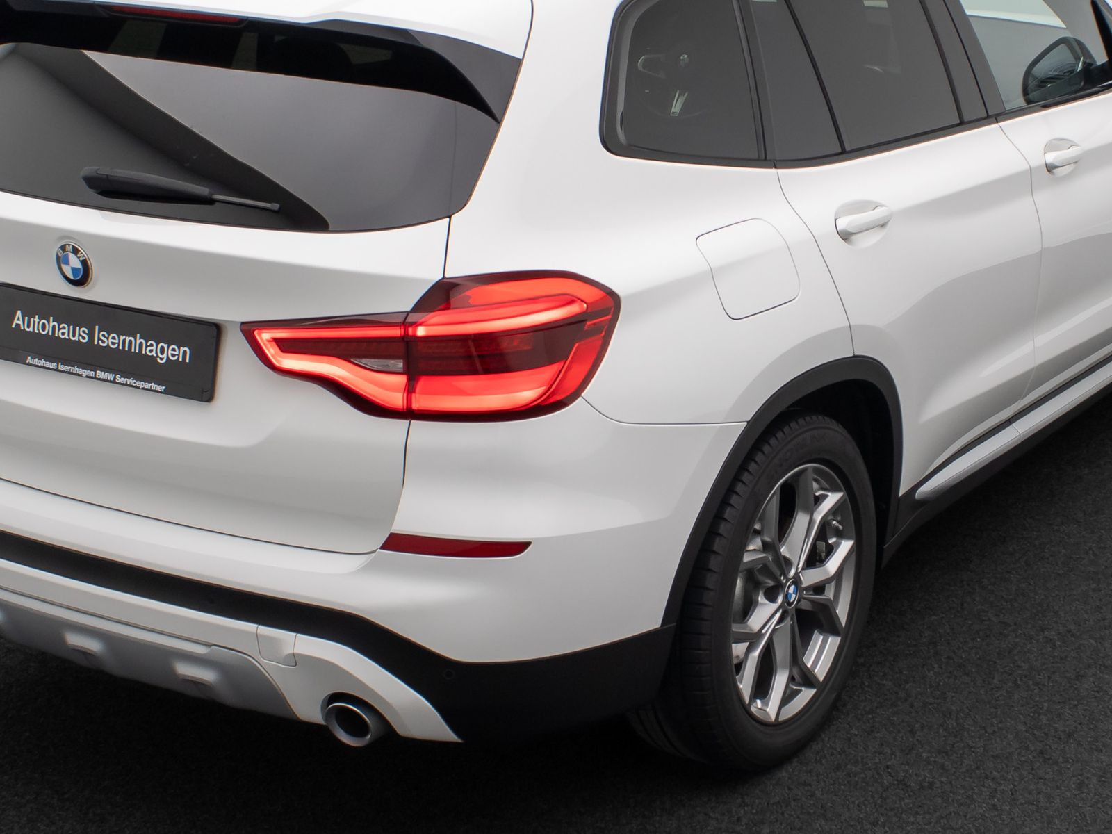 Fahrzeugabbildung BMW X3 xD20d xLine HUD DAB Panorama Alarm H/K 19Zoll