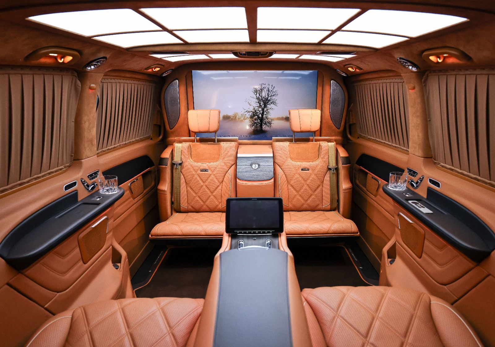 Mercedes-Benz V 300 d 4MATIC Extralong | Airmatic | VIP Luxury imagem 2