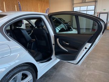 BMW 320 d Lim. *Schiebedach*Navi*Klima*Vollleder*DAB