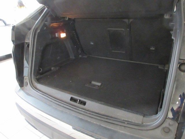 Fahrzeugabbildung Peugeot 3008 Allure Pack 1.2T LED/NAVI/PDC/R'CAM/DAB