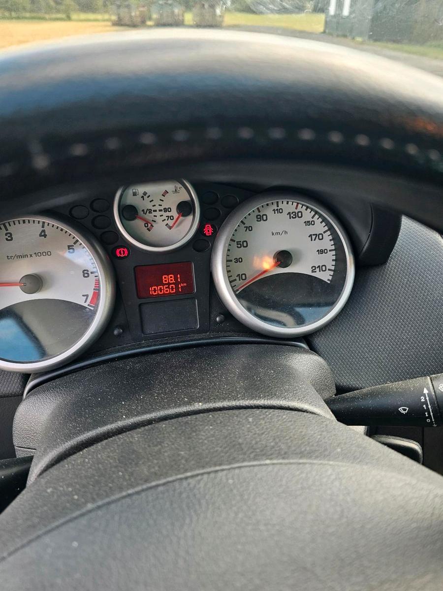 Peugeot 207 2011 — photo 7
