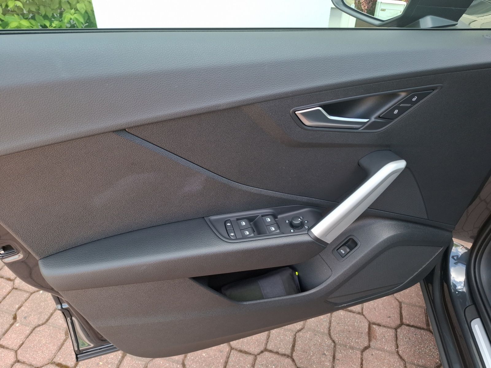 Fahrzeugabbildung Audi Q2 35 TFSI advanced S-tronic Matrix AVC Navi ACC
