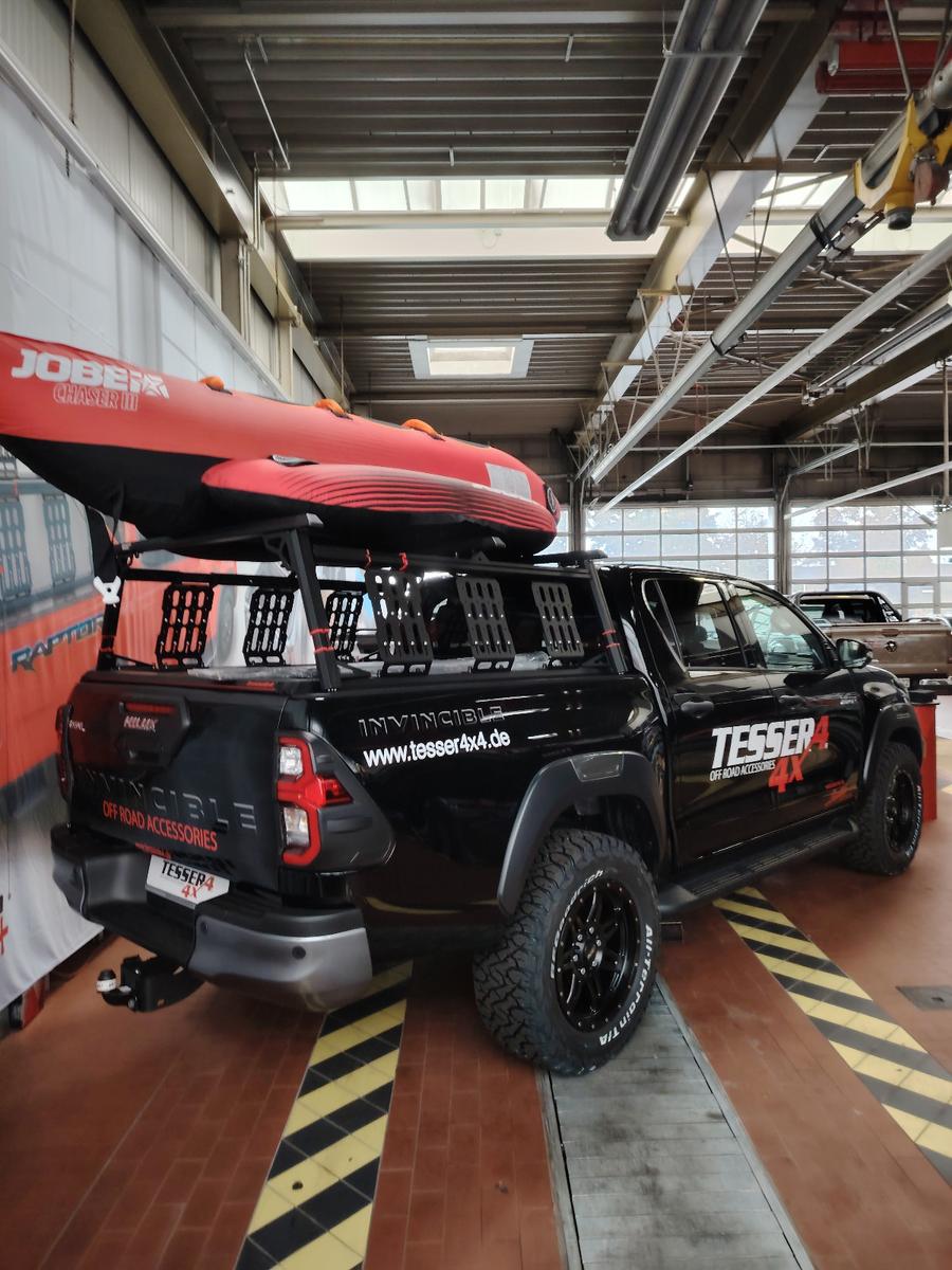 Toyota Hilux Invincible XXL Umb. TESSER 4×4 XXL + TOWERRAK
