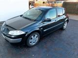 Renault Megane - Renault Megane aus 2004 mit Diesel-Antrieb