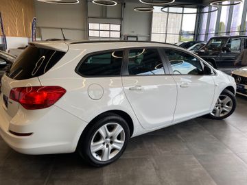 MYAUTOCENTER – Gebraucht- und Jahreswagen mit Werkstattservice in Pfaffenhofen Opel Astra J Sports Tourer Design Edition *PDC*Klima*