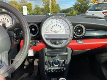 Fahrzeugabbildung MINI One Cabrio, Chili Paket, Vollleder, Sitzheiz.