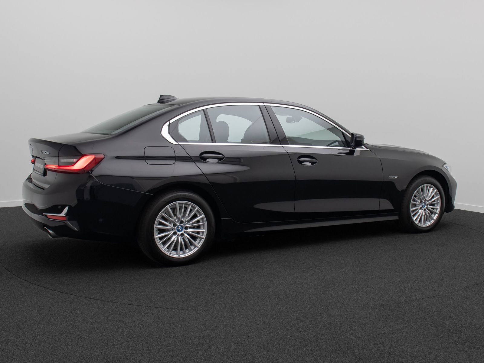 Fahrzeugabbildung BMW 330e LuxuryLine Kamera Laser HUD DAB HiFi Komfor
