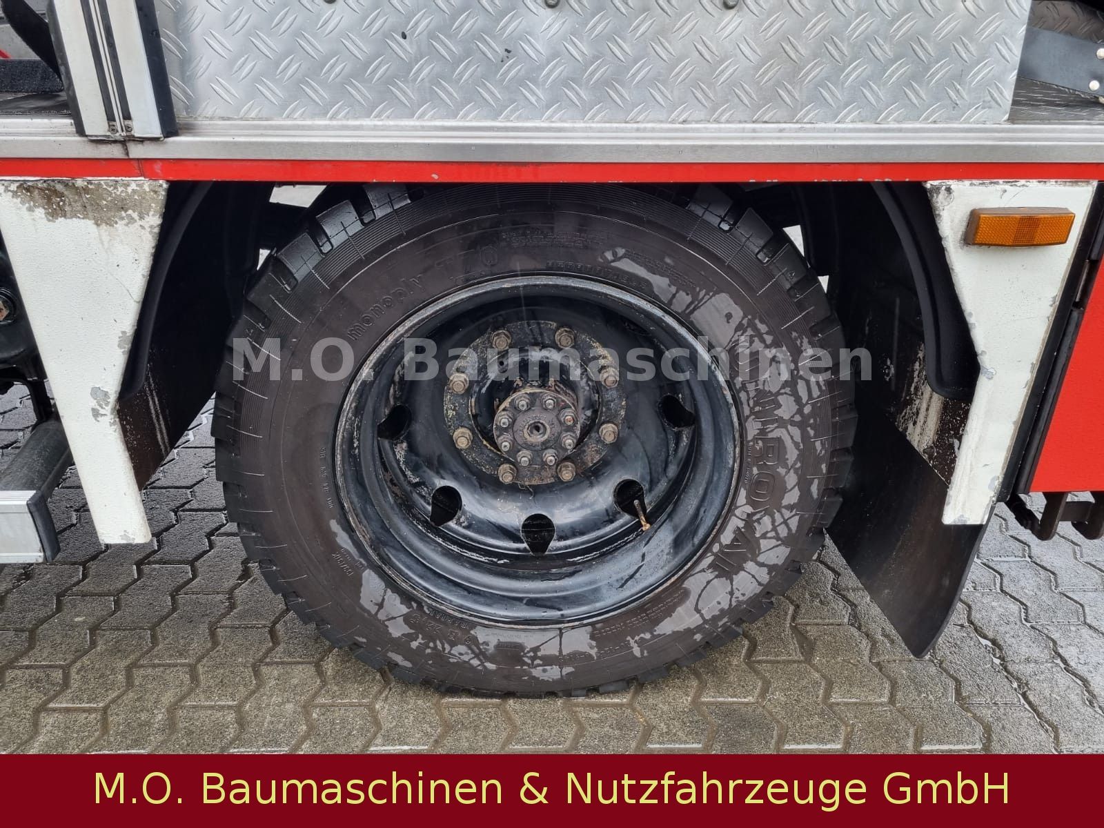 Fahrzeugabbildung Mercedes-Benz 917 AF / 4x4 / Allrad / Feuerwehrwagen /