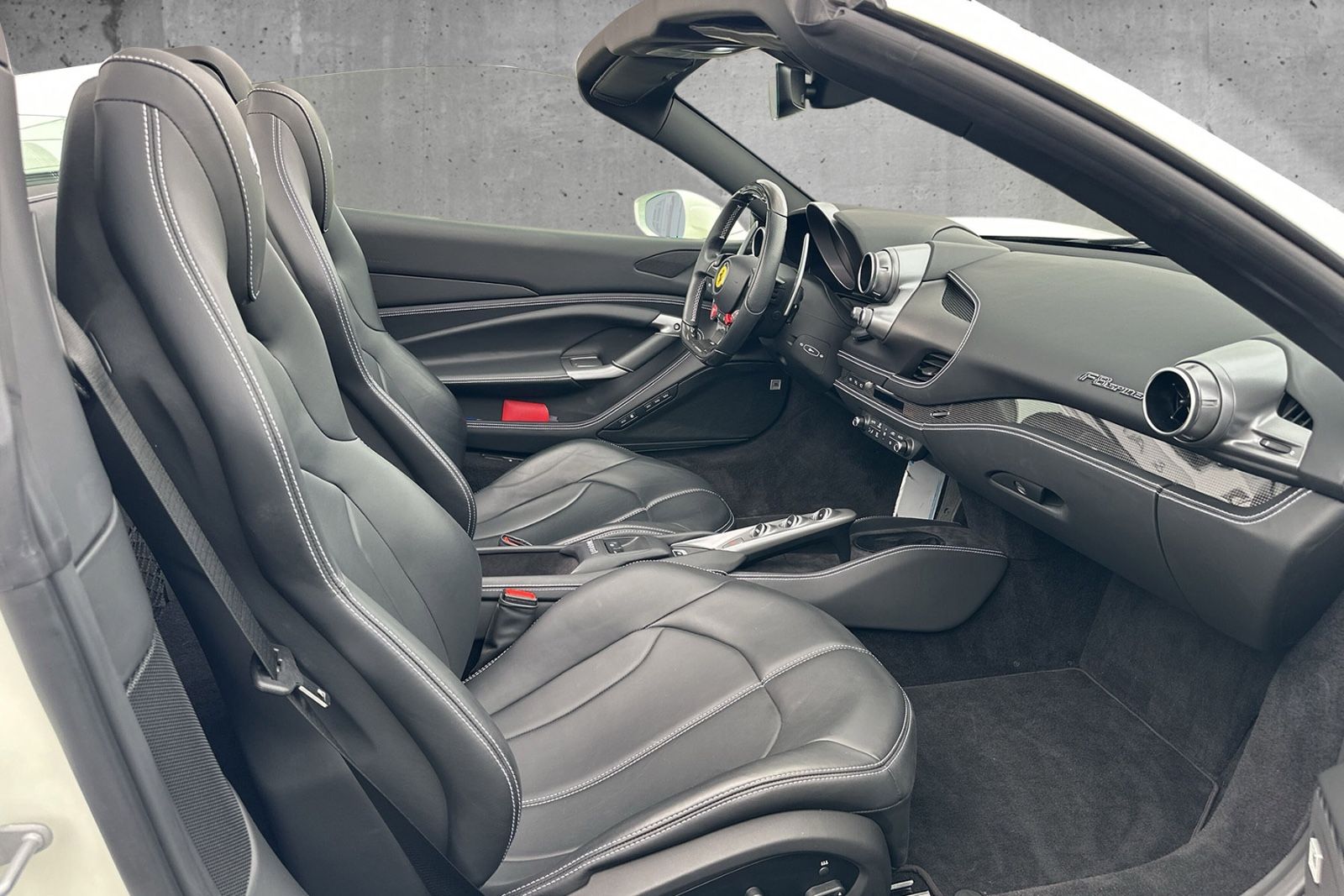 Fahrzeugabbildung Ferrari F8 Spider*Dt.Auto*Lift*LED Lenkrad*JBL*Kamera