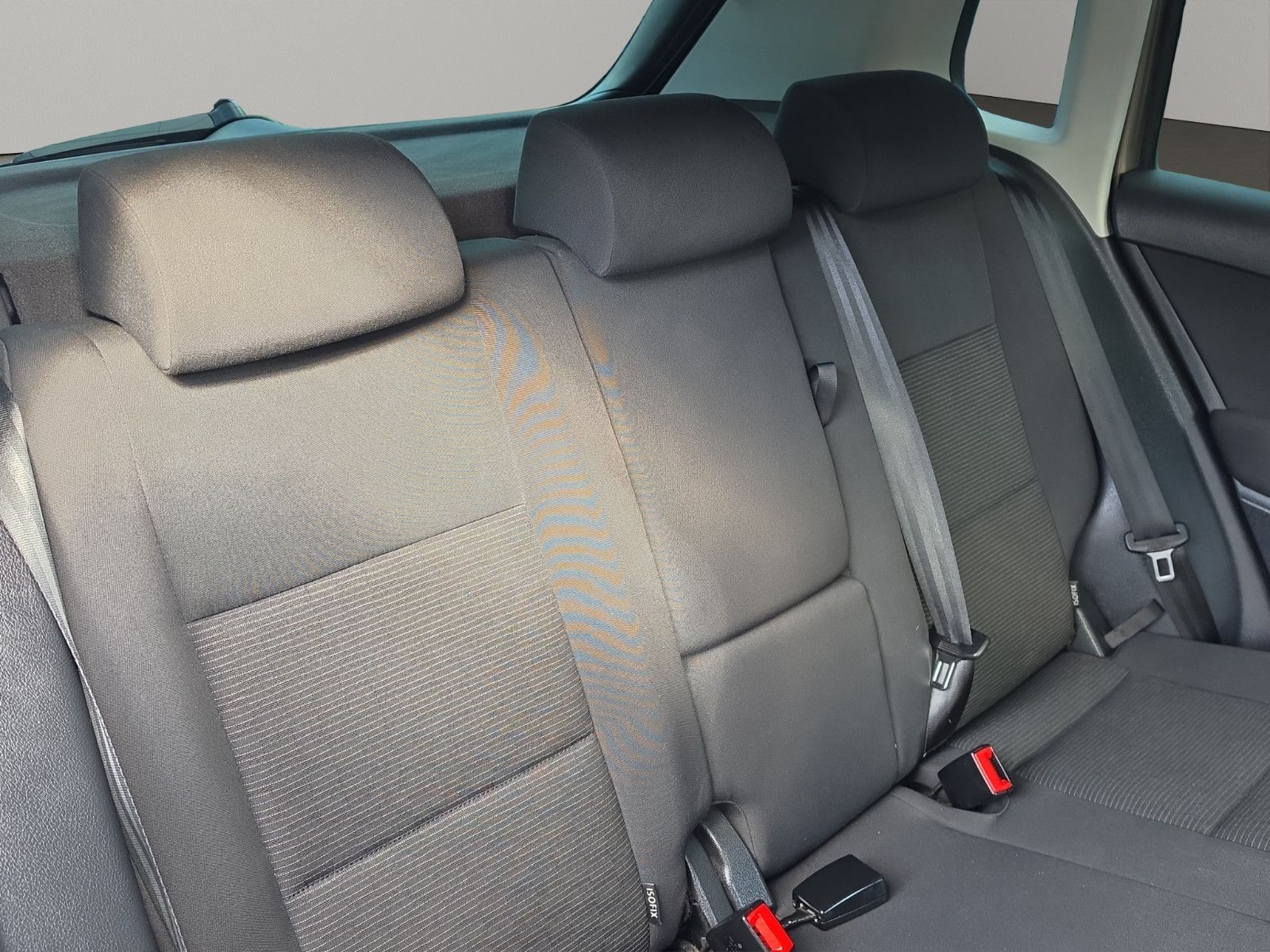 Fahrzeugabbildung Volkswagen Tiguan AHK TEMPOMAT PDC SHZ TÜV SERVICE NEU