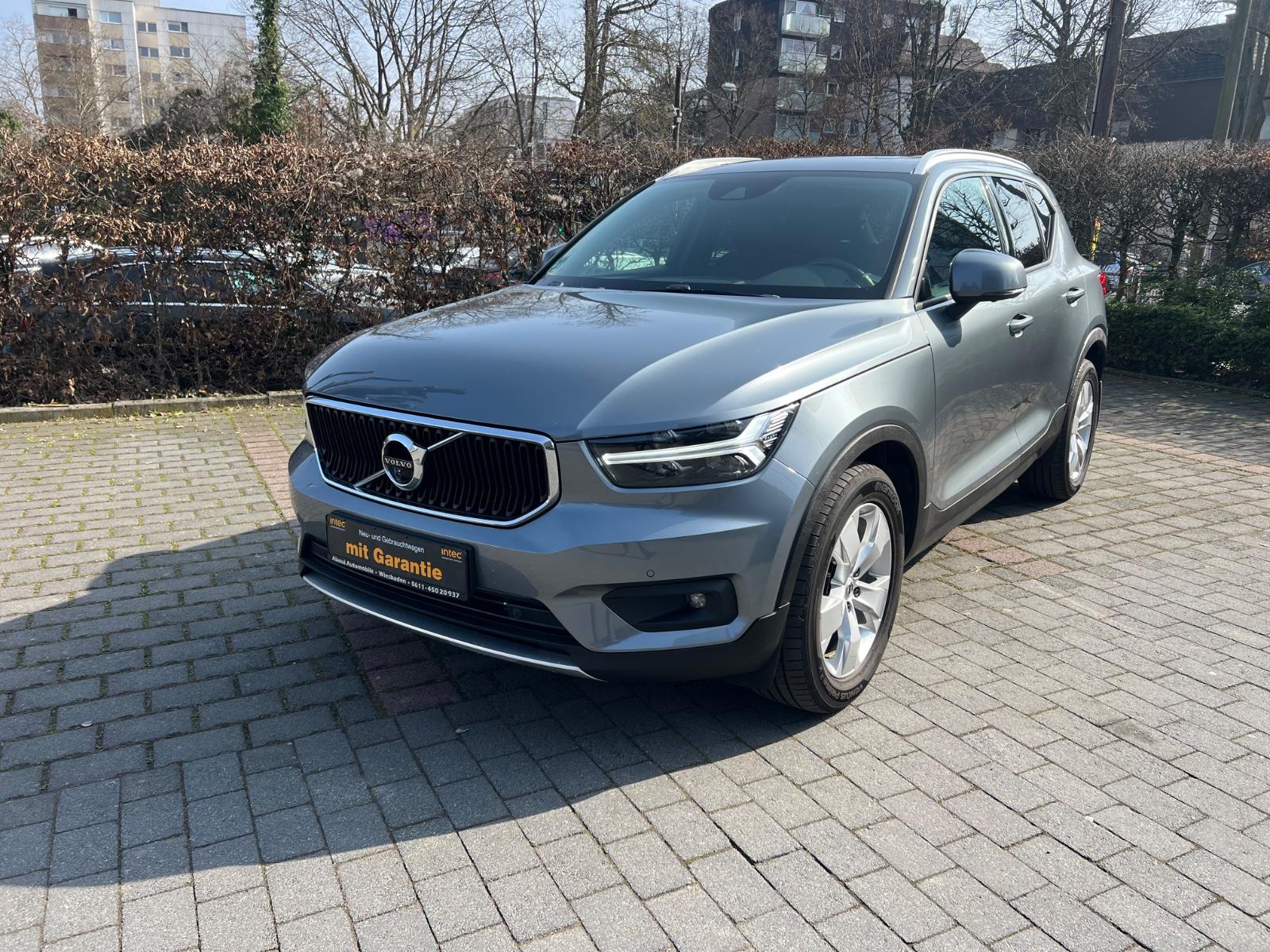 Volvo XC 40 XC40 Momentum AWD 1.Hand