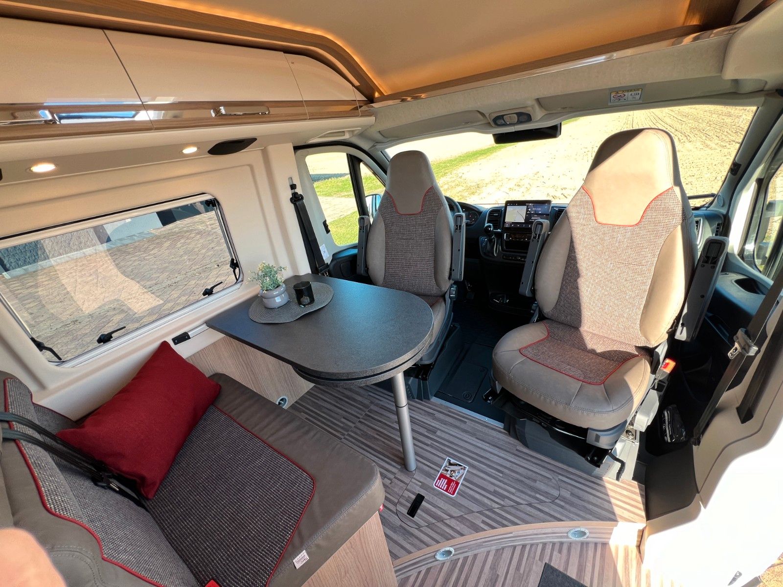 Fahrzeugabbildung Malibu Van Comfort Coupe 640 LE großer Kühlschrank