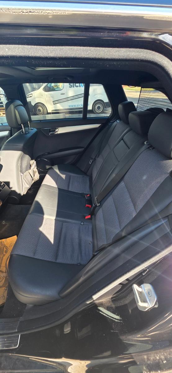 Mercedes-Benz C250 2009 — photo 11