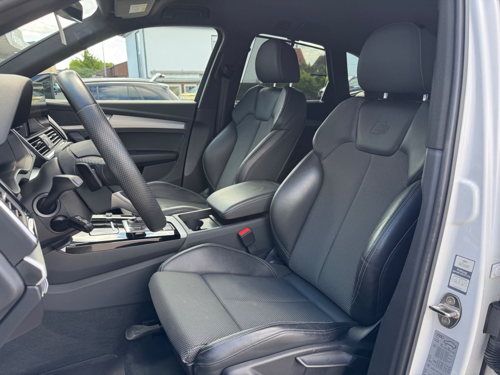 Fahrzeugabbildung Audi Q5 40 TDI quattro S line/LEDER/LED/NAVI/SHZ/ACC/