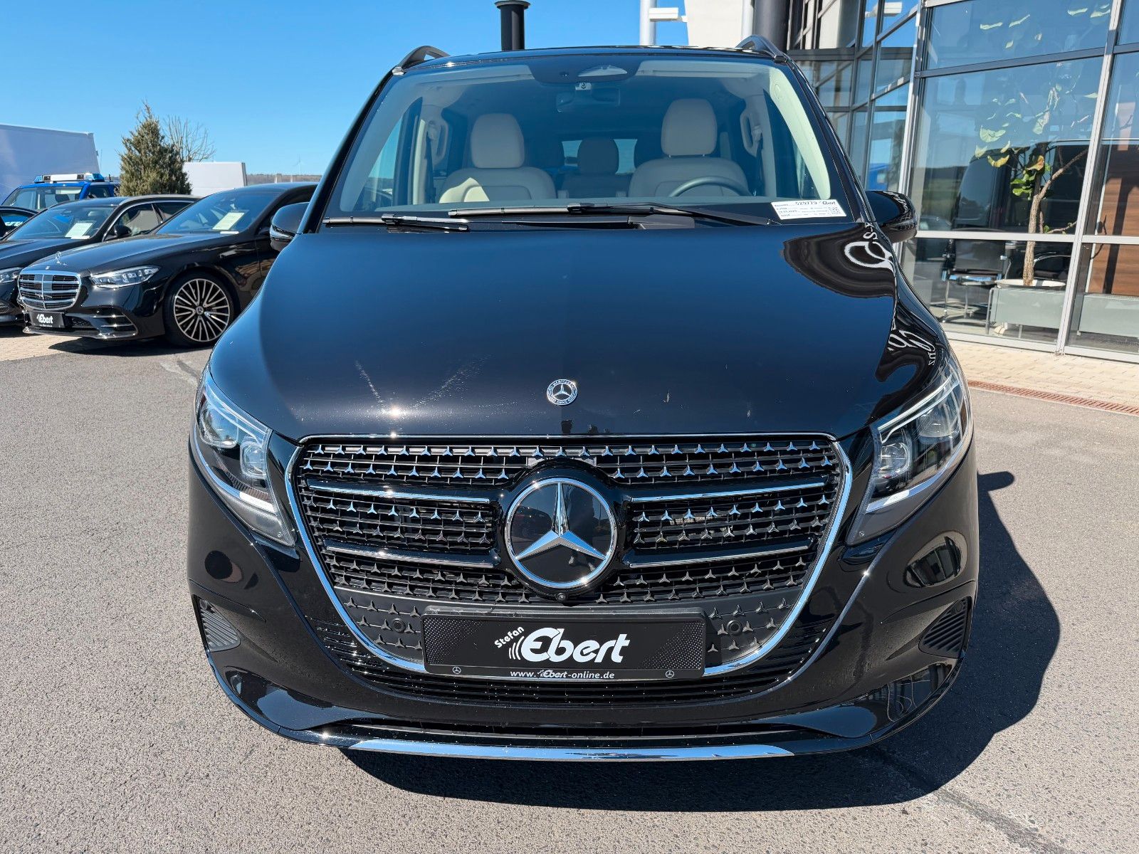Fahrzeugabbildung Mercedes-Benz V 250 d AVA DISTRONIC AHK2,5to elektr Türen 360