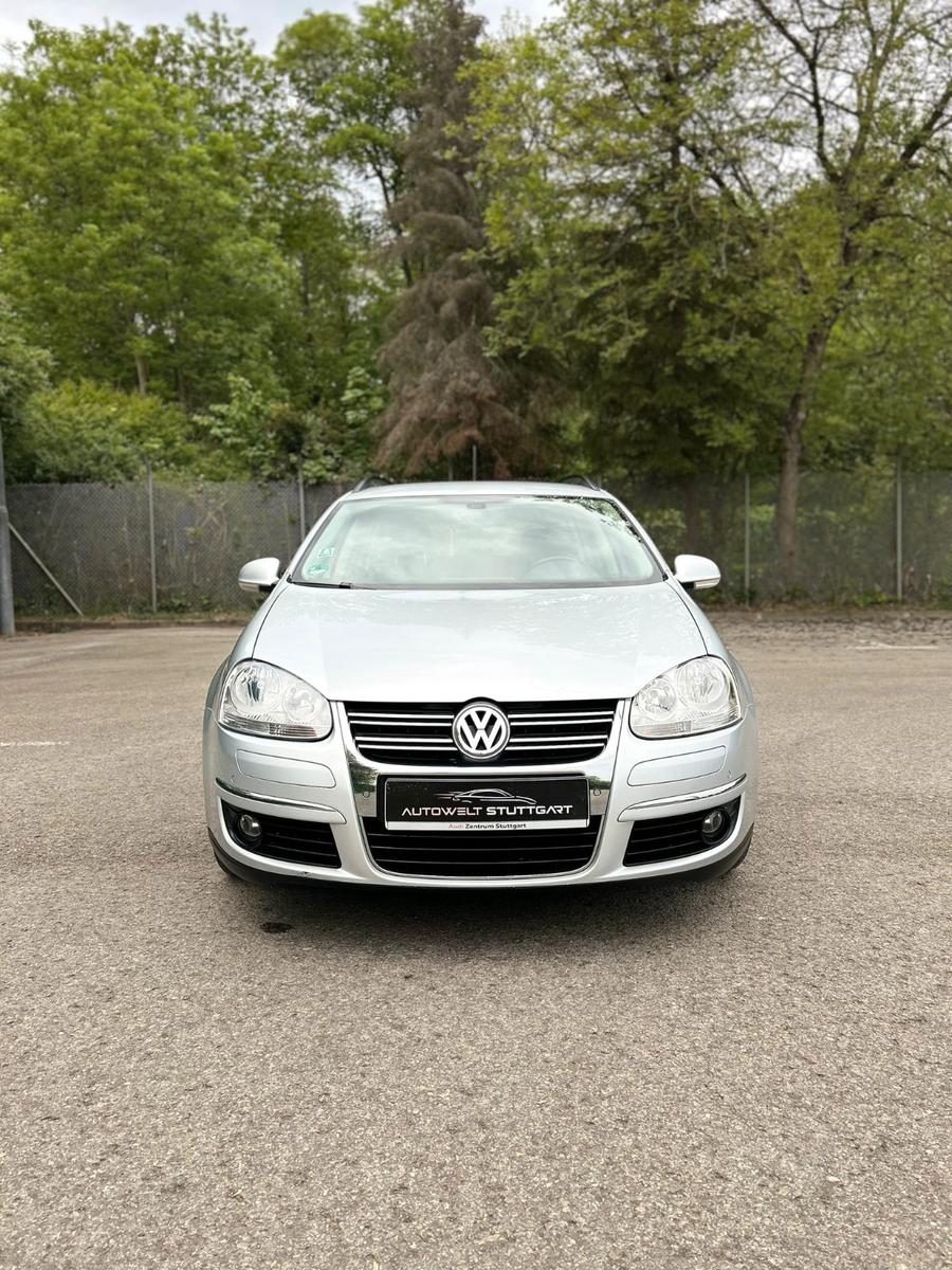 Volkswagen Golf 2009 — rear view