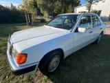 Mercedes-Benz E 220 Limousine, Typ W124, G... - Mercedes-Benz E 220 mit Benzin-Antrieb: Limousine, Automatik