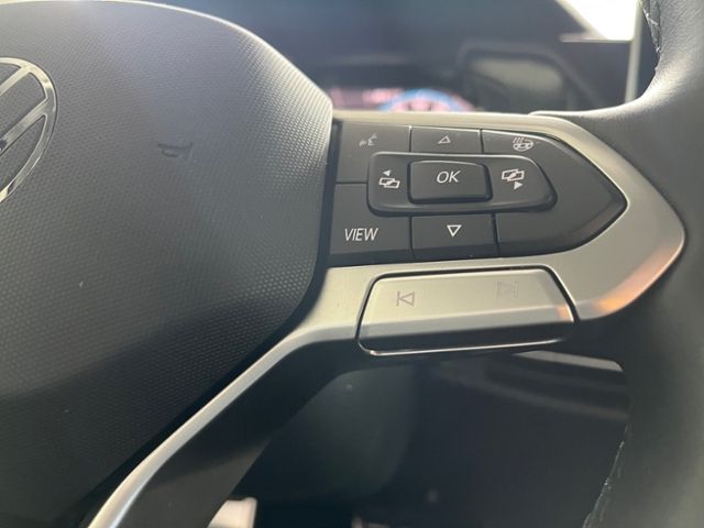 Fahrzeugabbildung Volkswagen Golf 1.5 eTSI DSG GOAL MATRIX NAVI AHK GJR