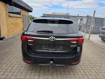 Toyota Avensis - 5